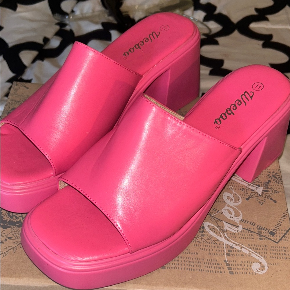 Fuchsia Women's Mules